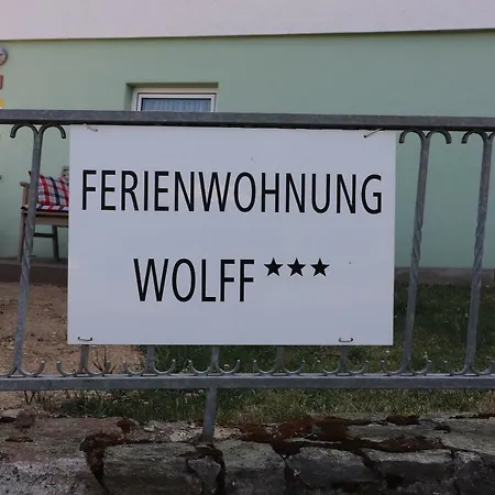 Wolff, Apartment